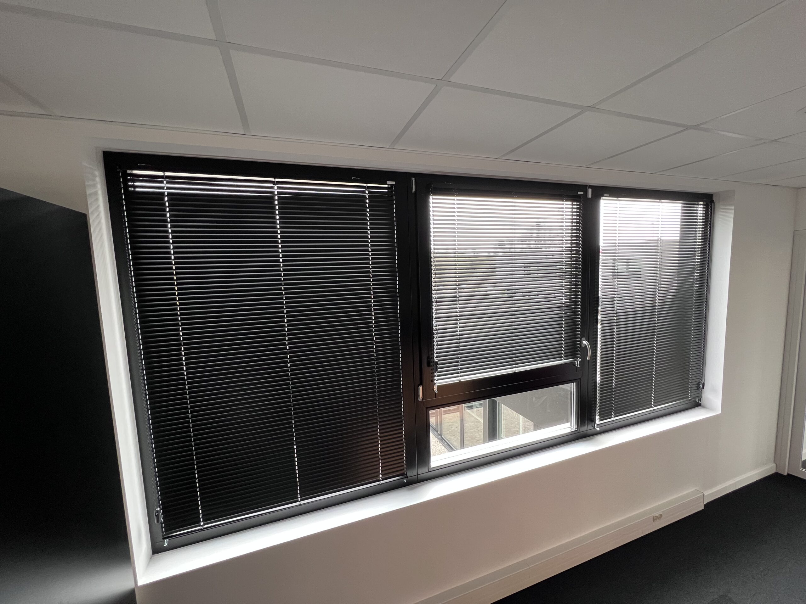 Stores intérieurs 34 IMG 0521 scaled