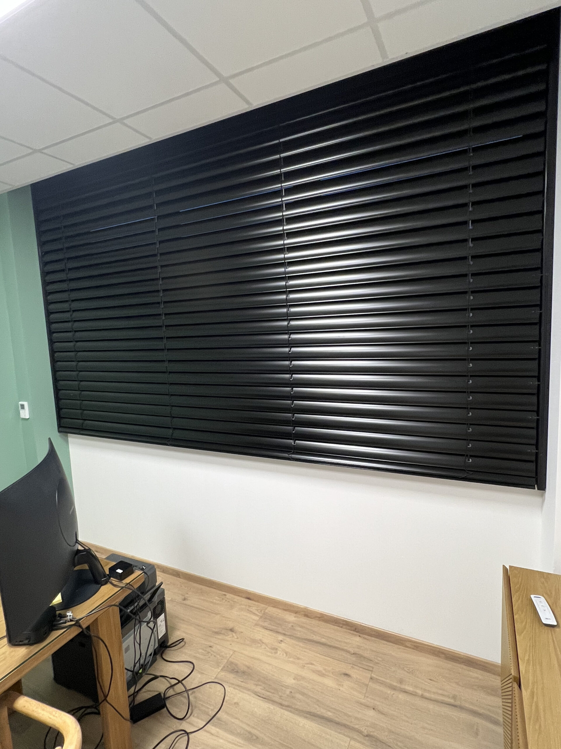 Stores extérieurs 46 IMG 2847 scaled