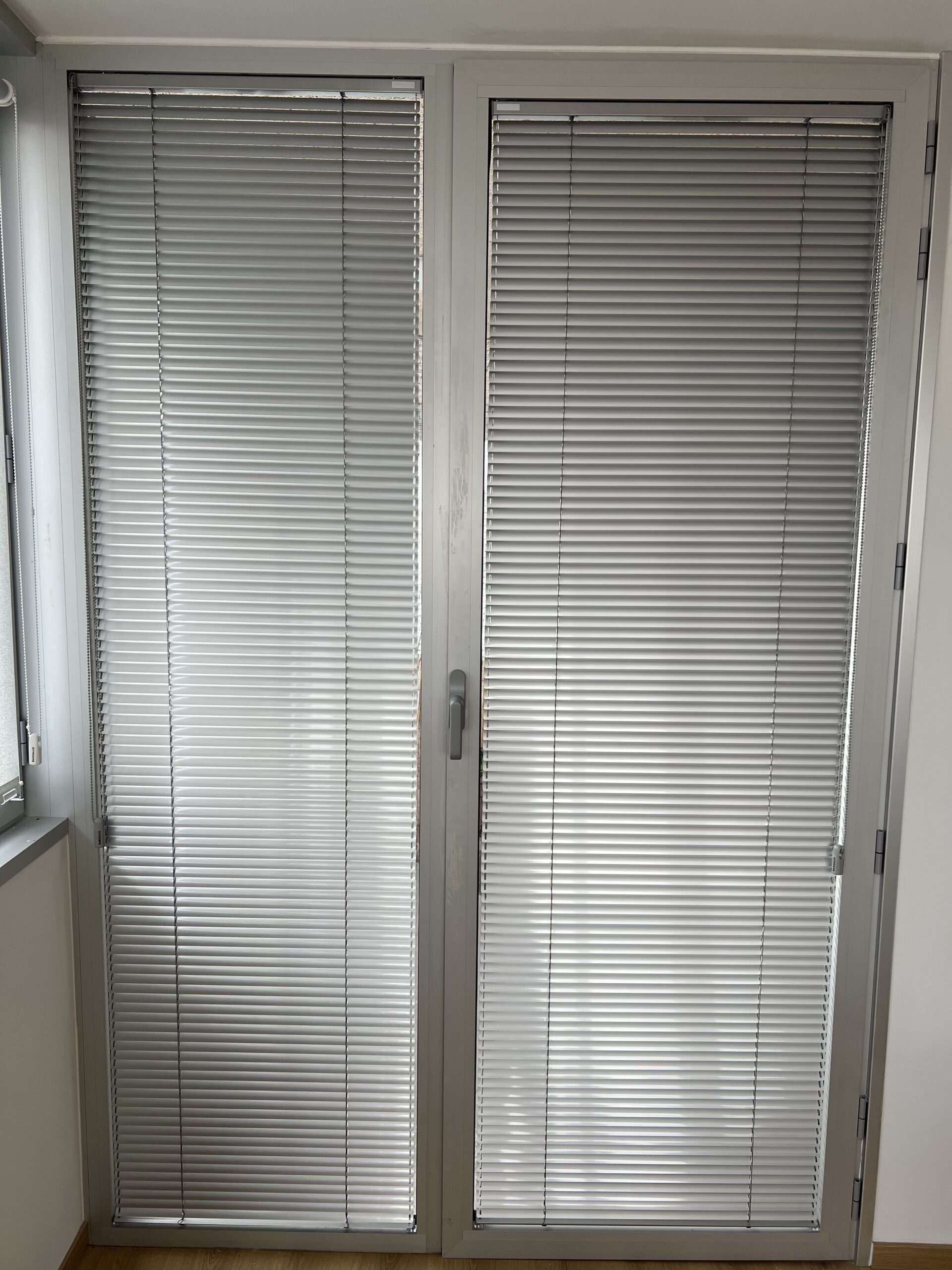 Stores intérieurs 32 IMG 4365 scaled