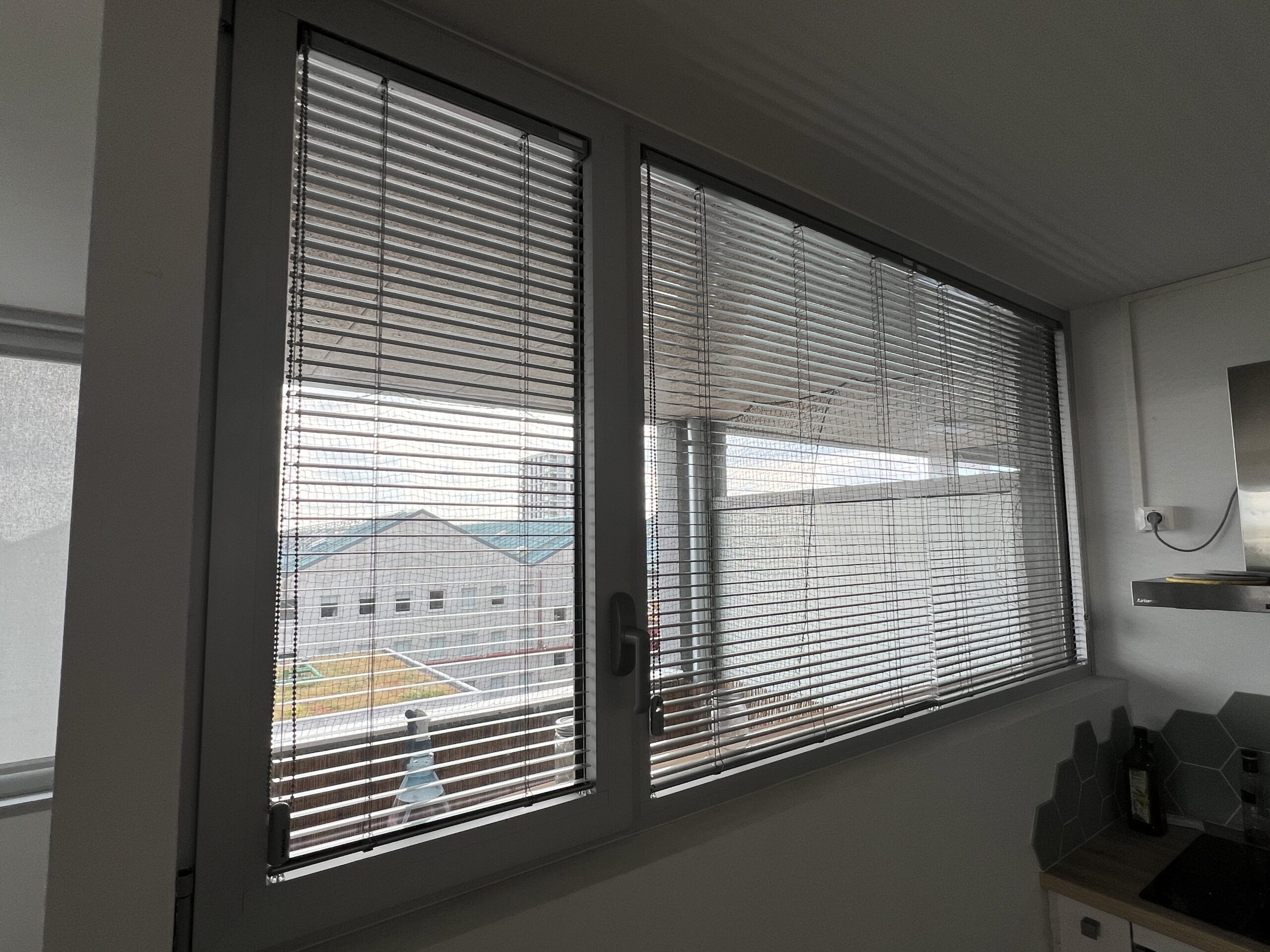 Stores intérieurs 28 IMG 4369 scaled