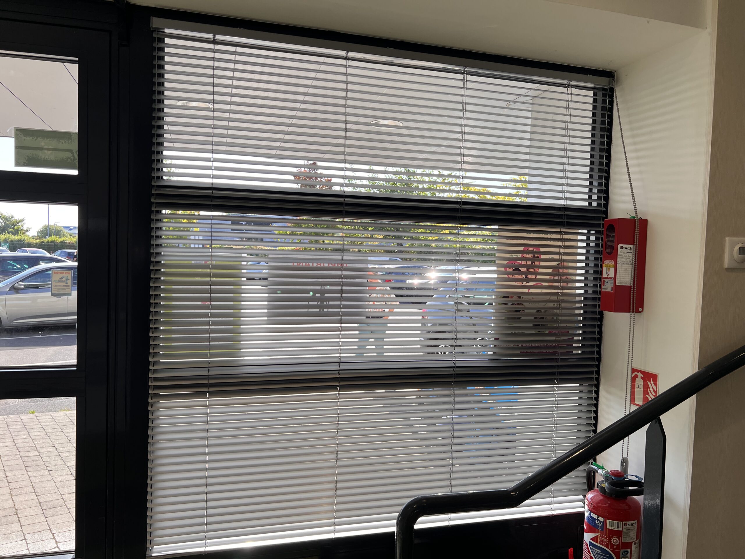 Stores intérieurs 17 IMG 7479 scaled