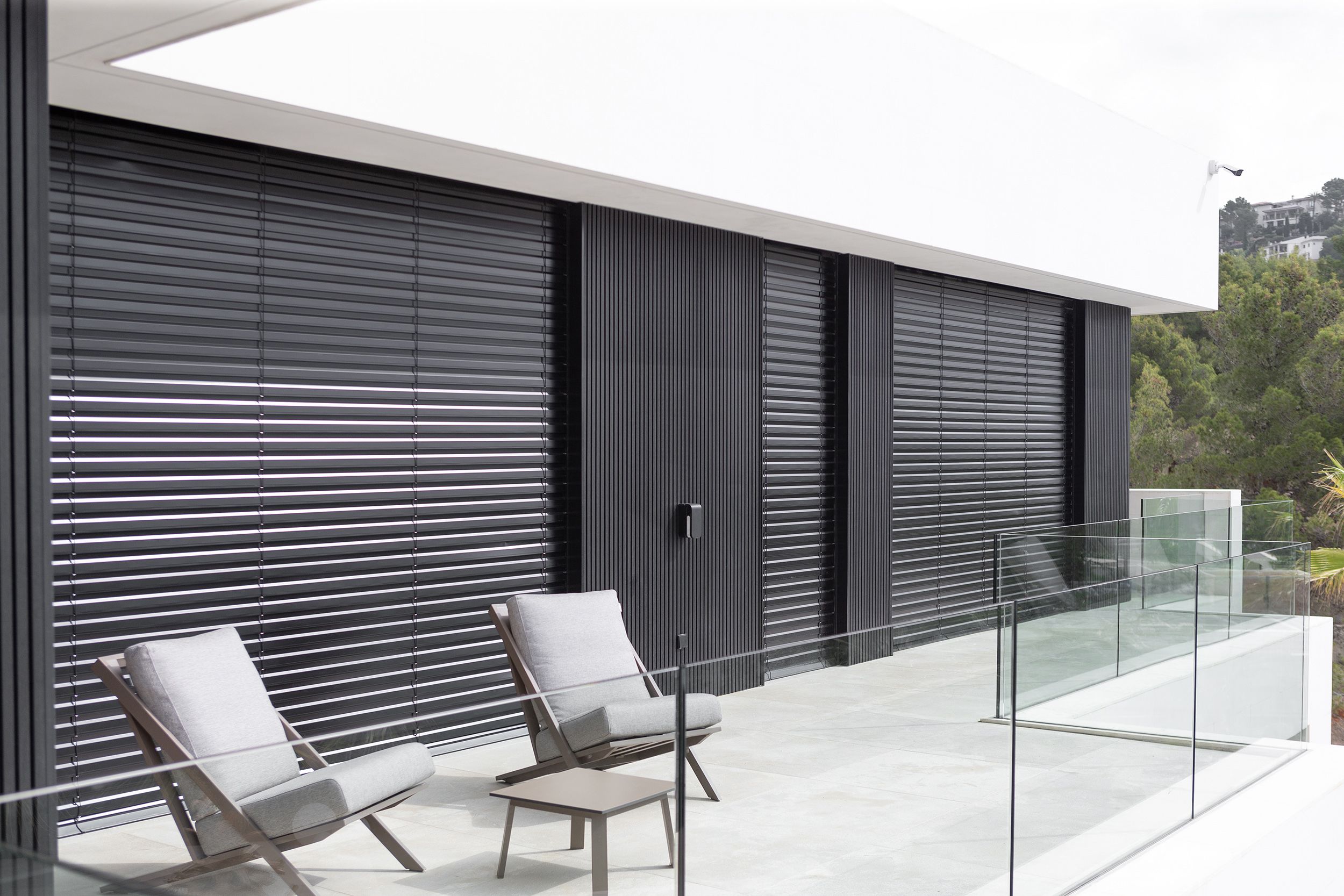 Stores extérieurs 43 brise soleil orientable 1