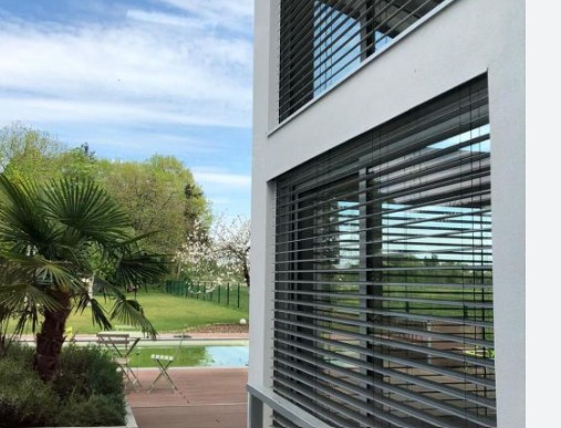 Stores extérieurs 35 brise soleil orientable