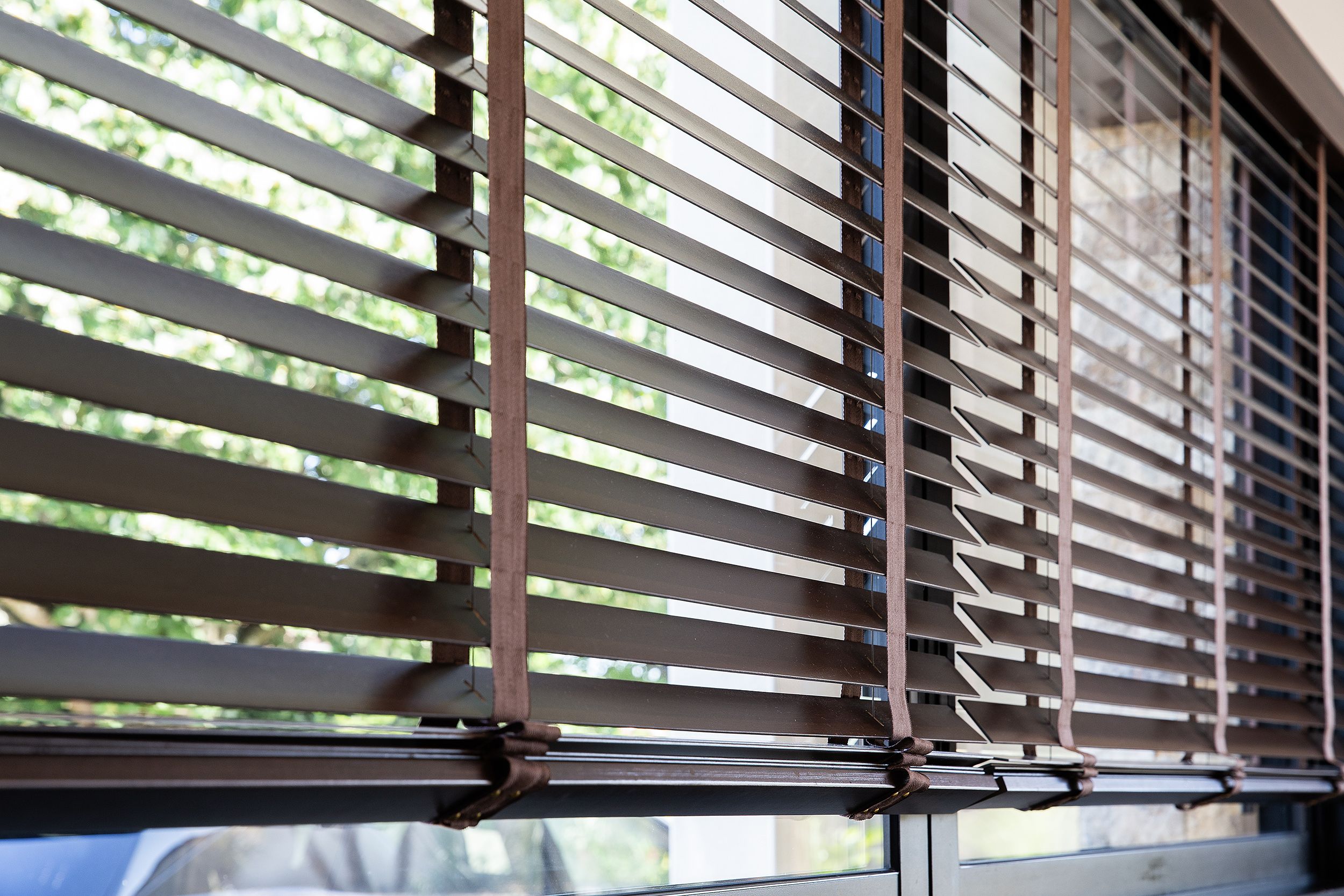 Stores intérieurs 37 store venitien bois 3