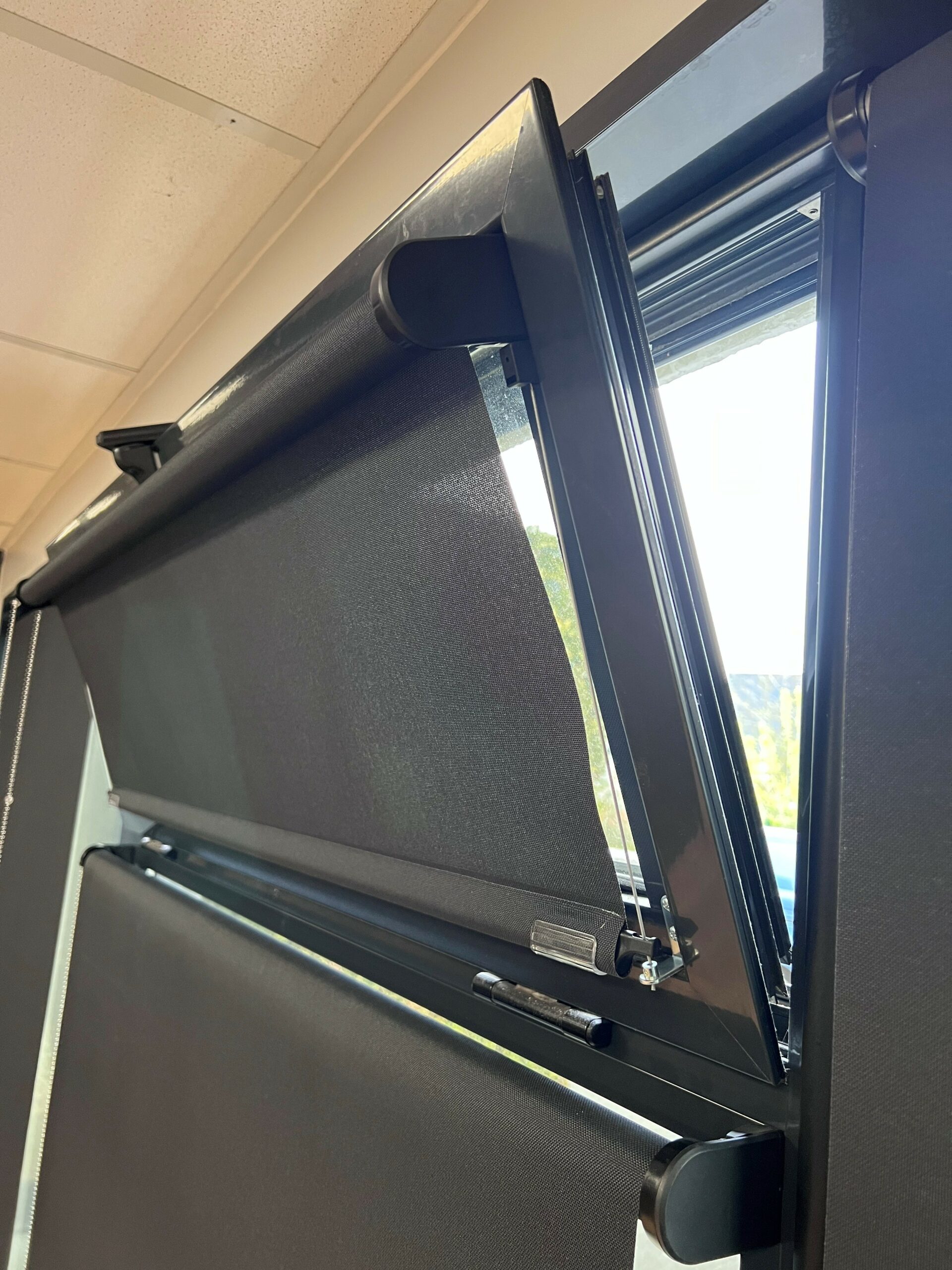 Stores intérieurs 45 stores enrouleurs scaled